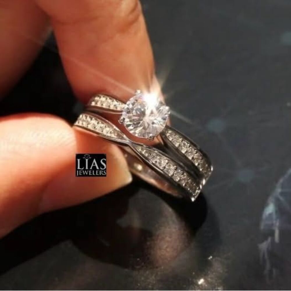 Brand New 18k White Gold Wedding Ring Set